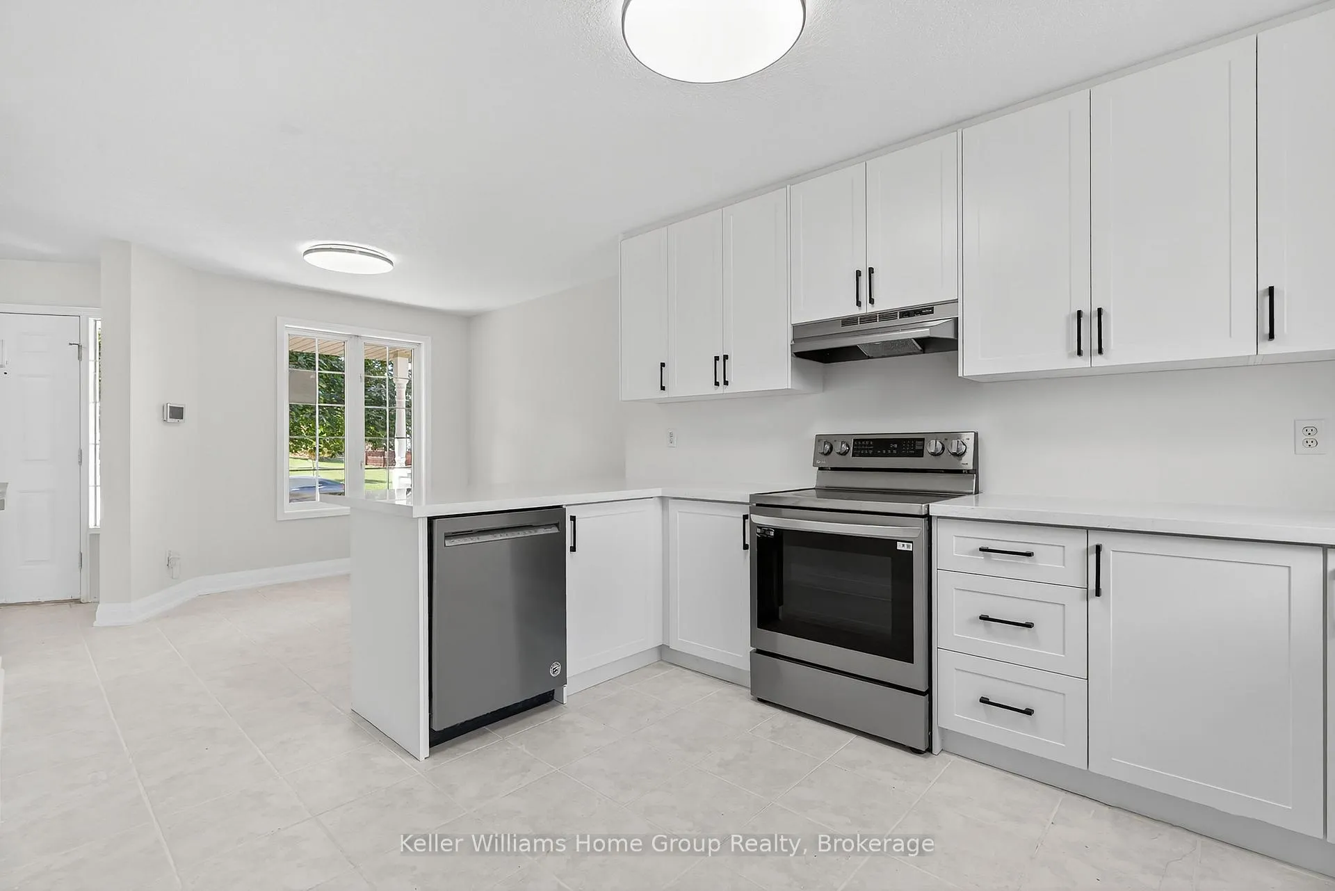 Photo 10 of 238 Briarmeadow Drive, Kitchener, Idlewood — HOMEH