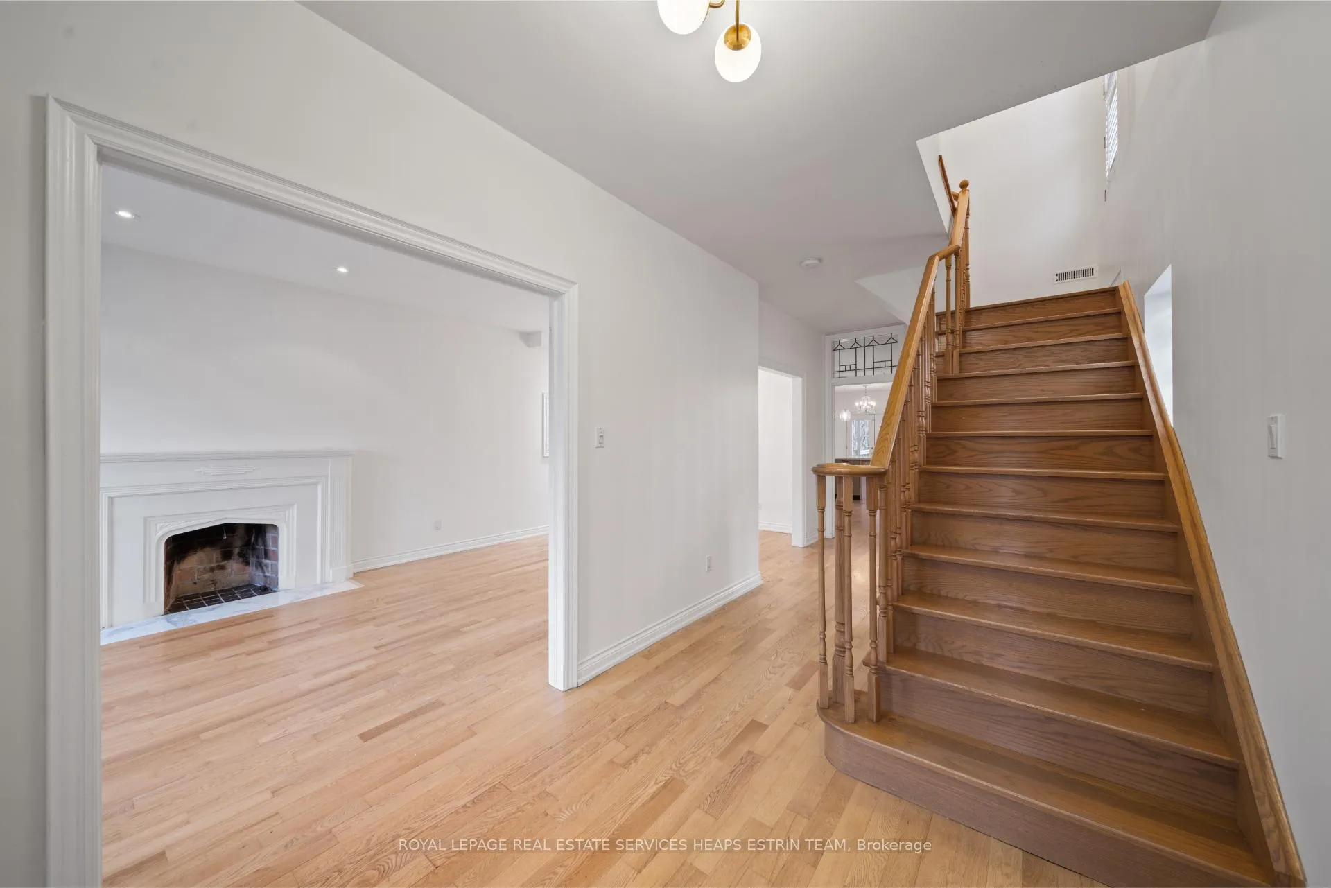Photo 2 of 1 Beaufield Avenue, Toronto, Leaside — HOMEH