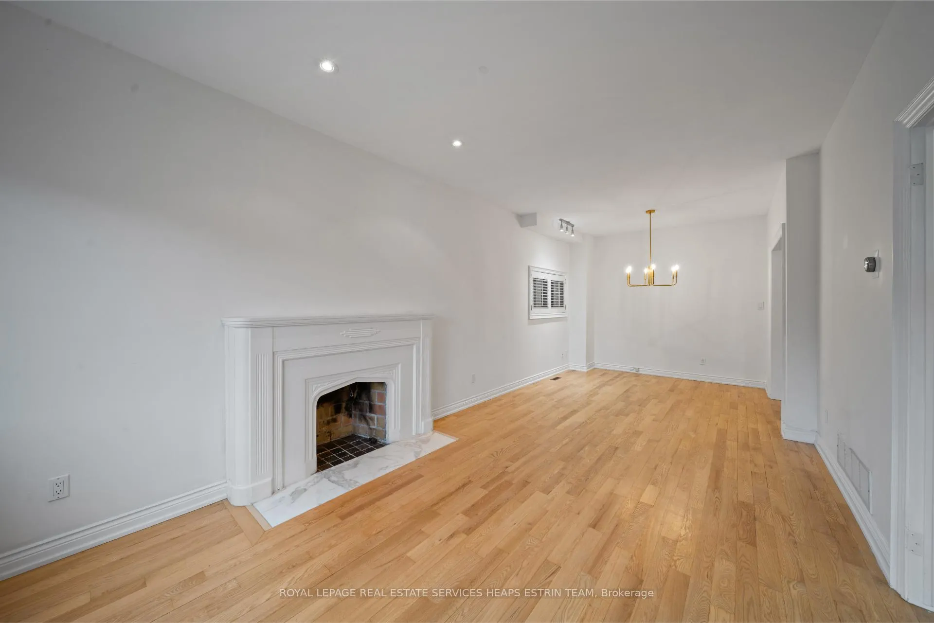 Photo 3 of 1 Beaufield Avenue, Toronto, Leaside — HOMEH