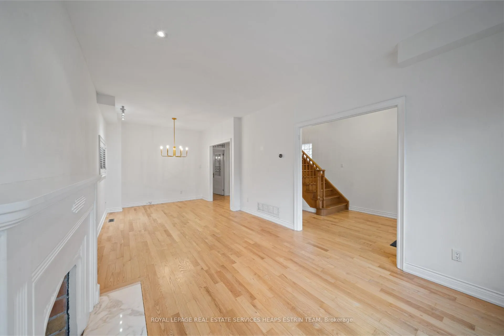 Photo 5 of 1 Beaufield Avenue, Toronto, Leaside — HOMEH