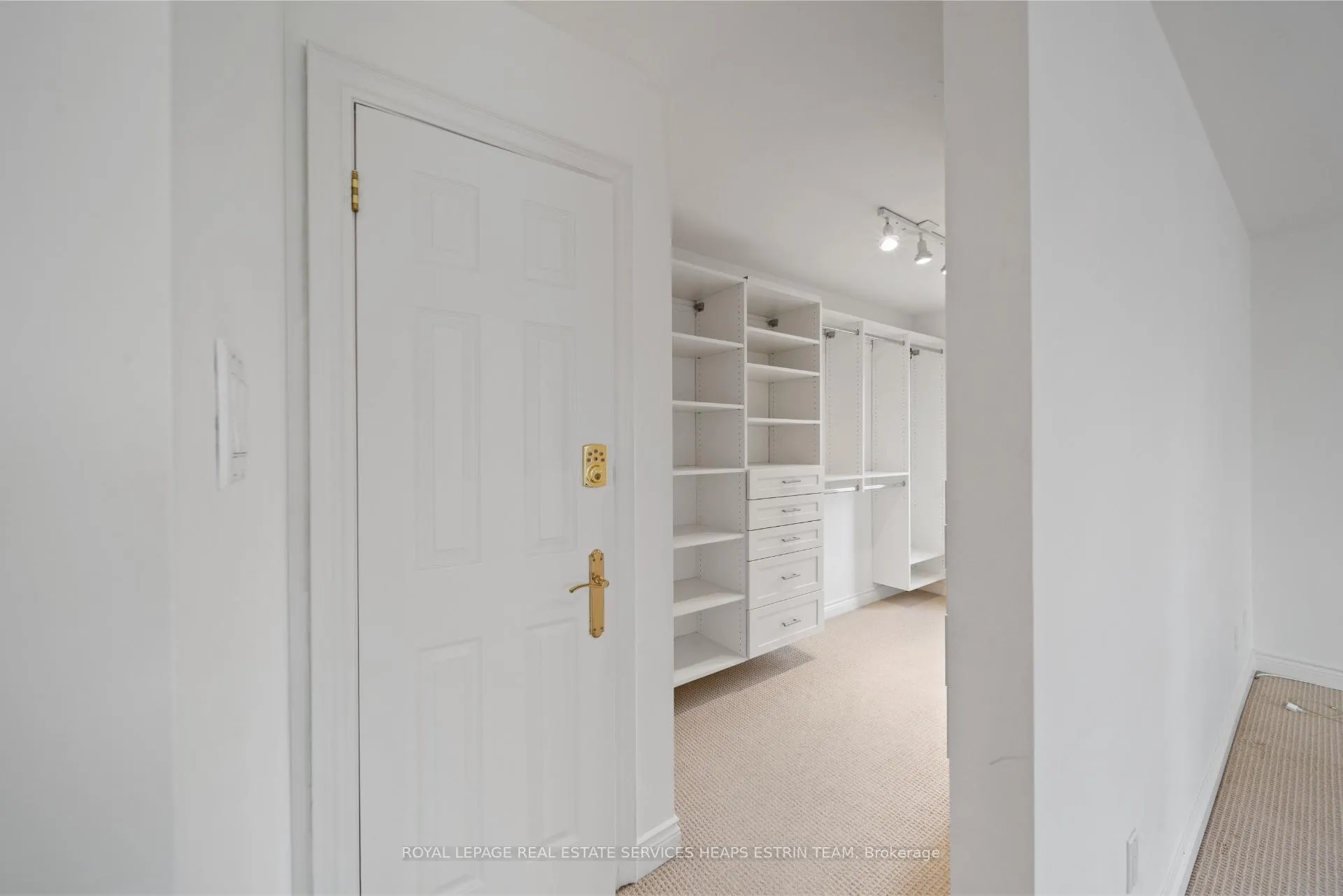 Photo 17 of 1 Beaufield Avenue, Toronto, Leaside — HOMEH