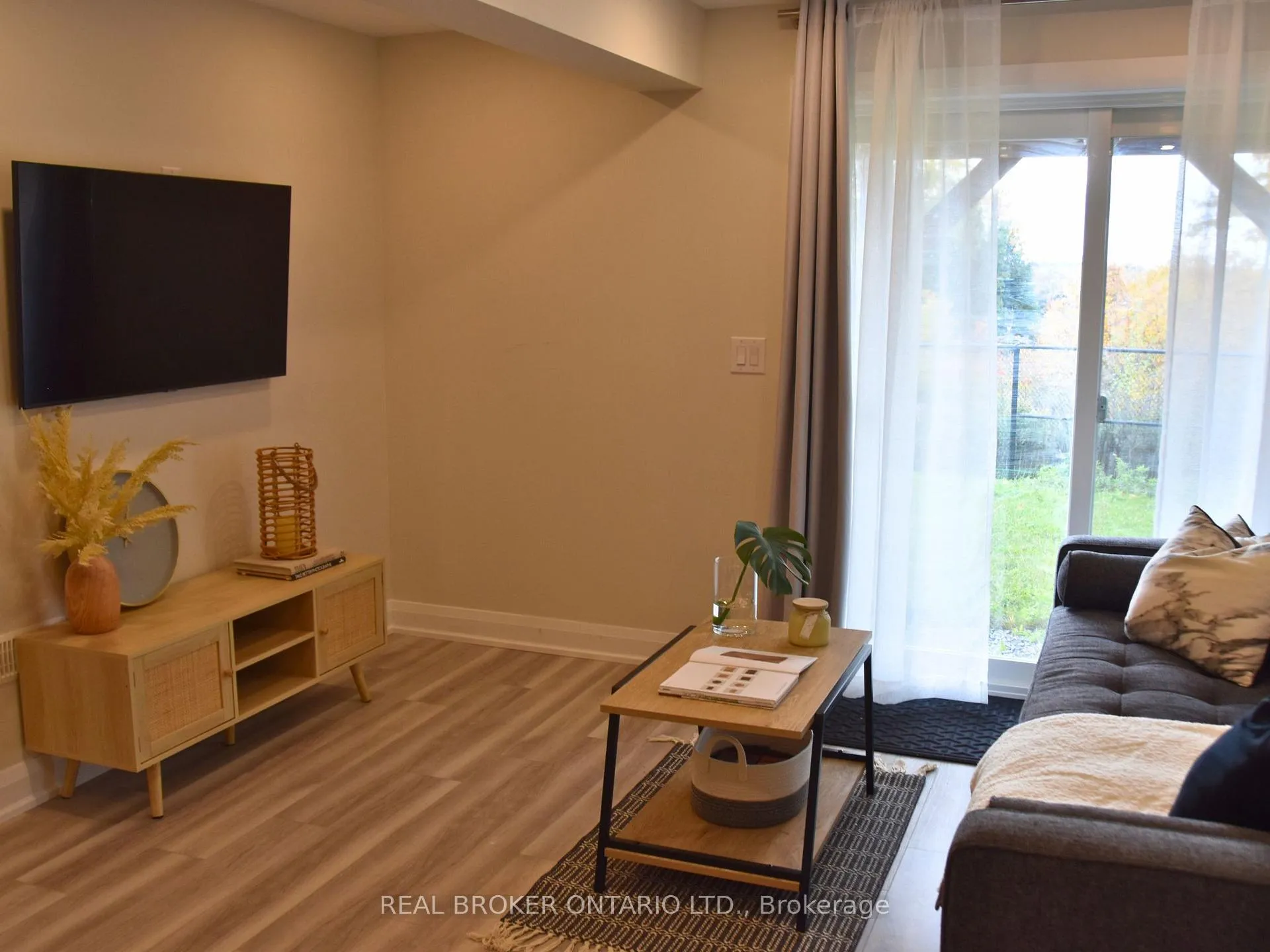 Photo 8 of Unit LOWER, 1004 Dashwood Court, Pickering, Rural Pickering — HOMEH