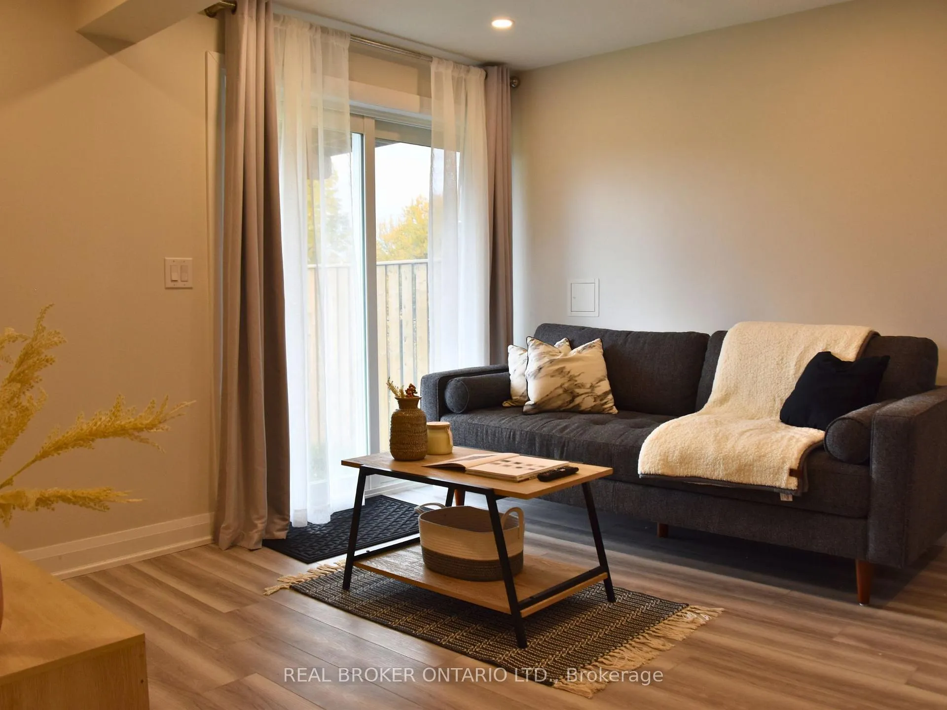 Photo 10 of Unit LOWER, 1004 Dashwood Court, Pickering, Rural Pickering — HOMEH