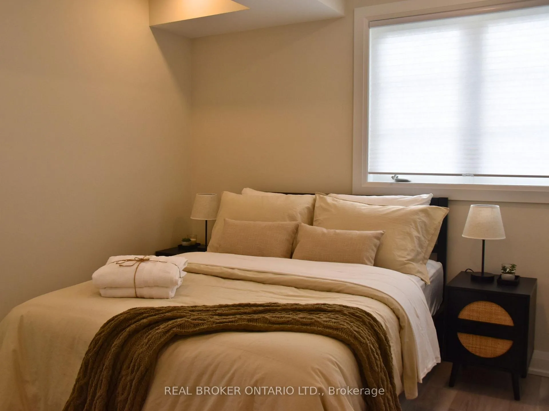 Photo 14 of Unit LOWER, 1004 Dashwood Court, Pickering, Rural Pickering — HOMEH