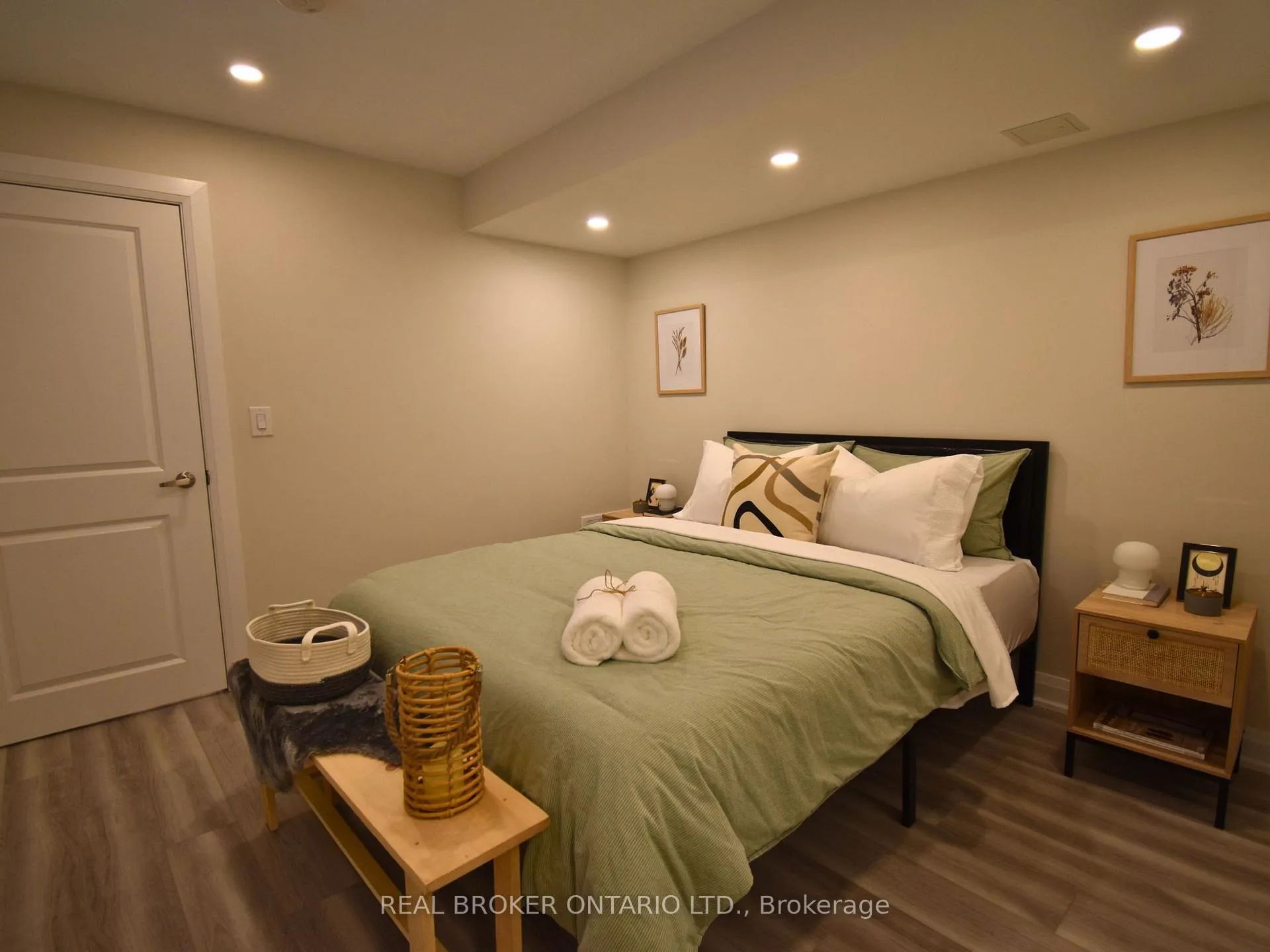 Photo 24 of Unit LOWER, 1004 Dashwood Court, Pickering, Rural Pickering — HOMEH