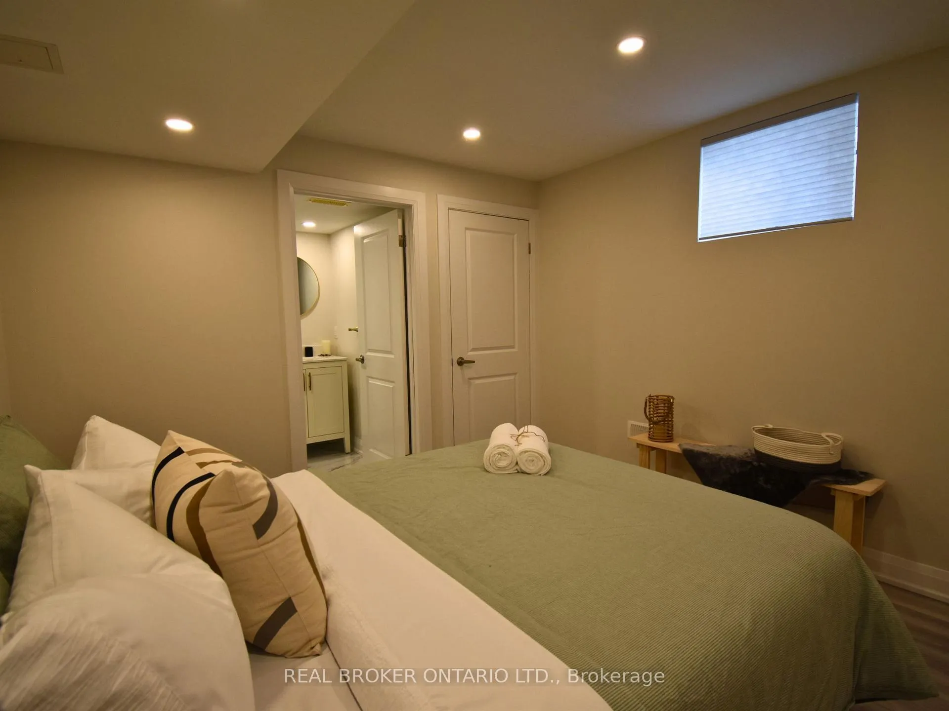 Photo 25 of Unit LOWER, 1004 Dashwood Court, Pickering, Rural Pickering — HOMEH