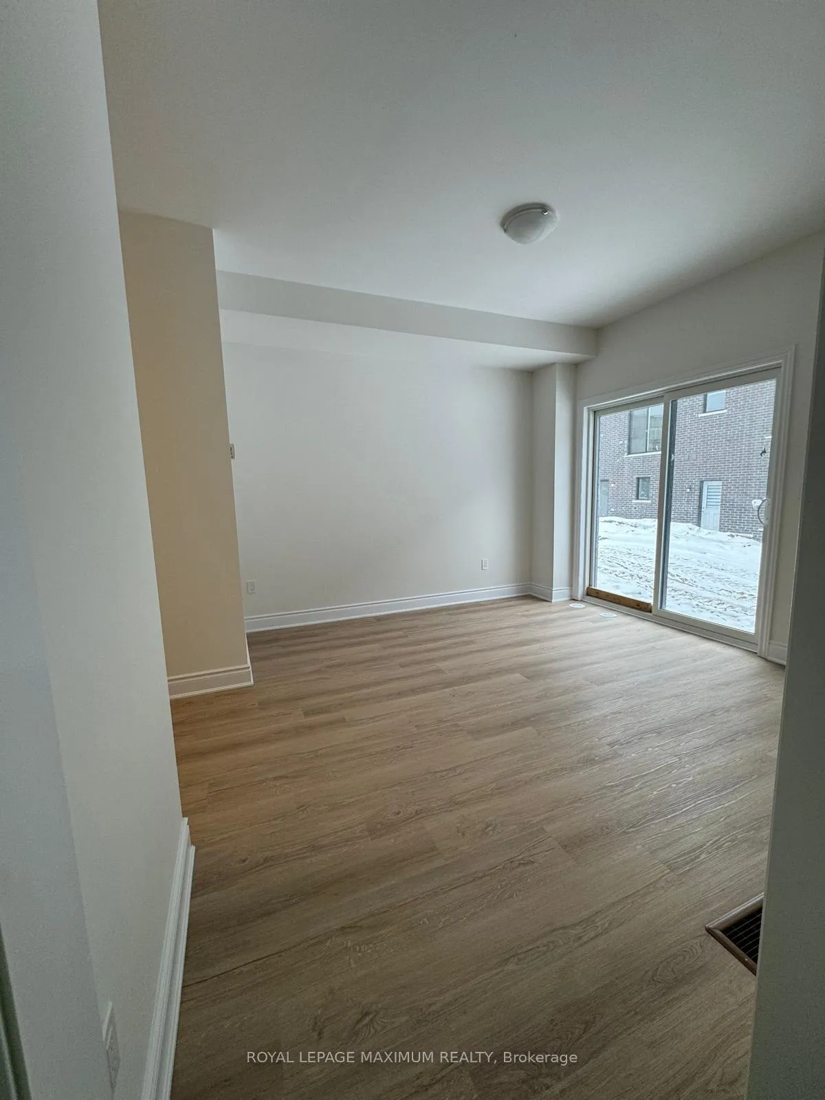 Photo 4 of 82 Paradox Street, Vaughan, Kleinburg — HOMEH