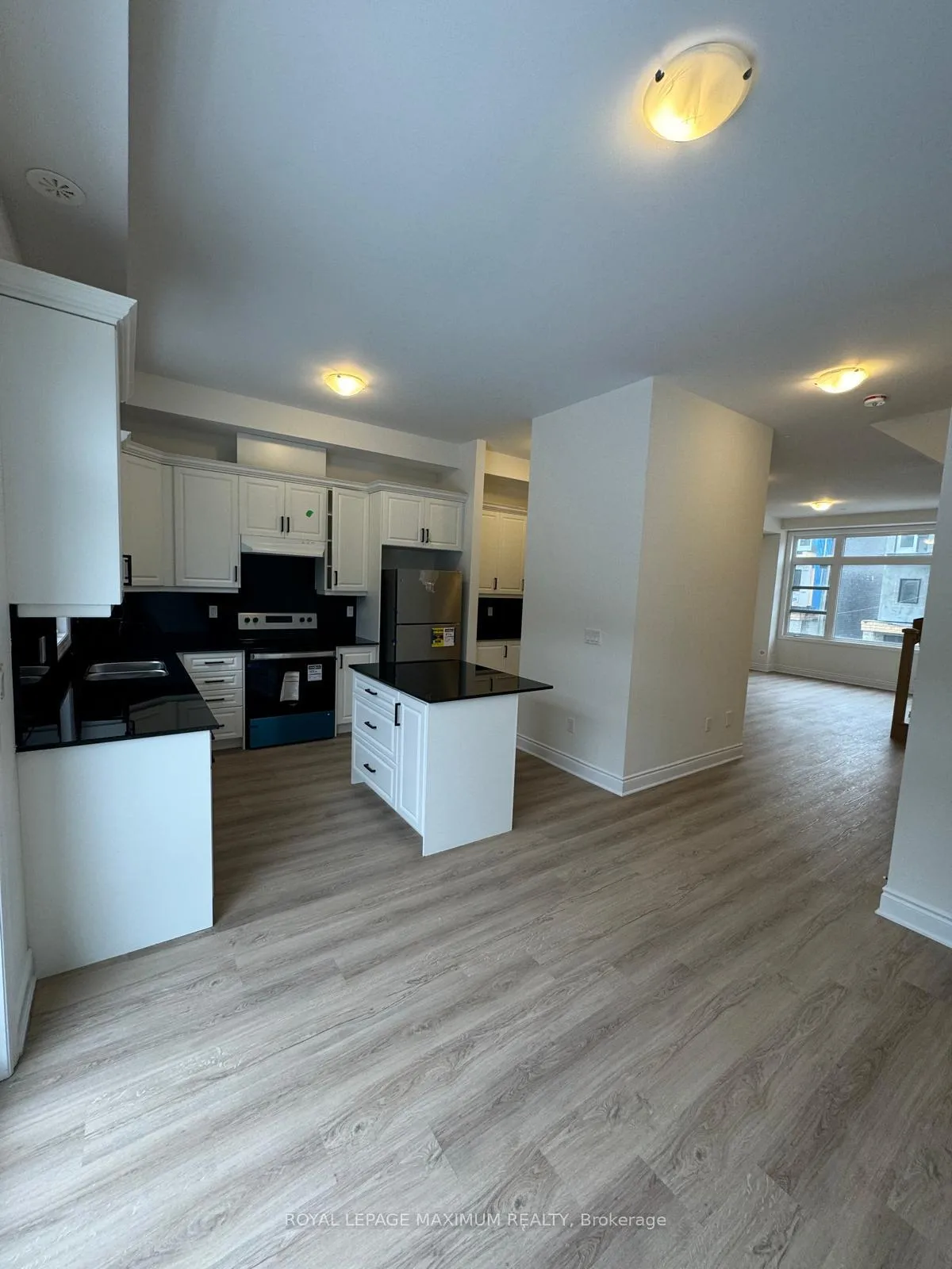 Photo 8 of 82 Paradox Street, Vaughan, Kleinburg — HOMEH