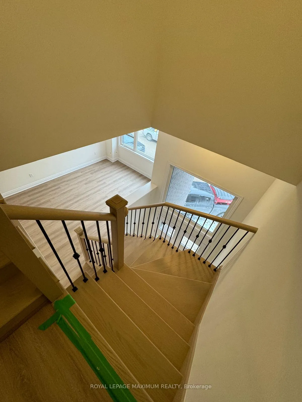 Photo 9 of 82 Paradox Street, Vaughan, Kleinburg — HOMEH