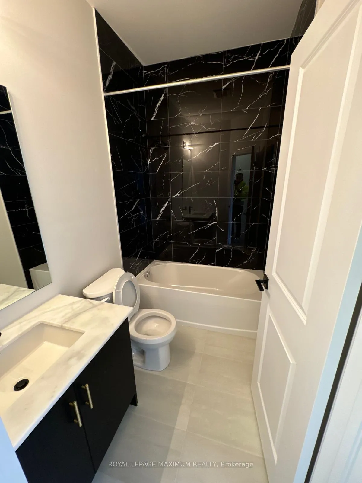 Photo 16 of 82 Paradox Street, Vaughan, Kleinburg — HOMEH