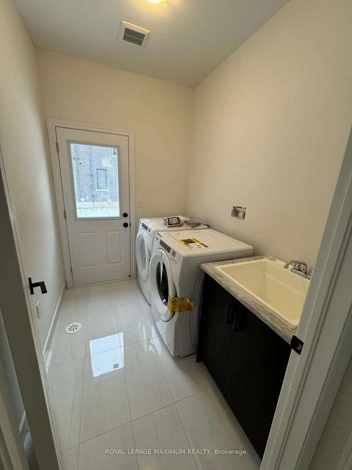 Photo 20 of 82 Paradox Street, Vaughan, Kleinburg — HOMEH