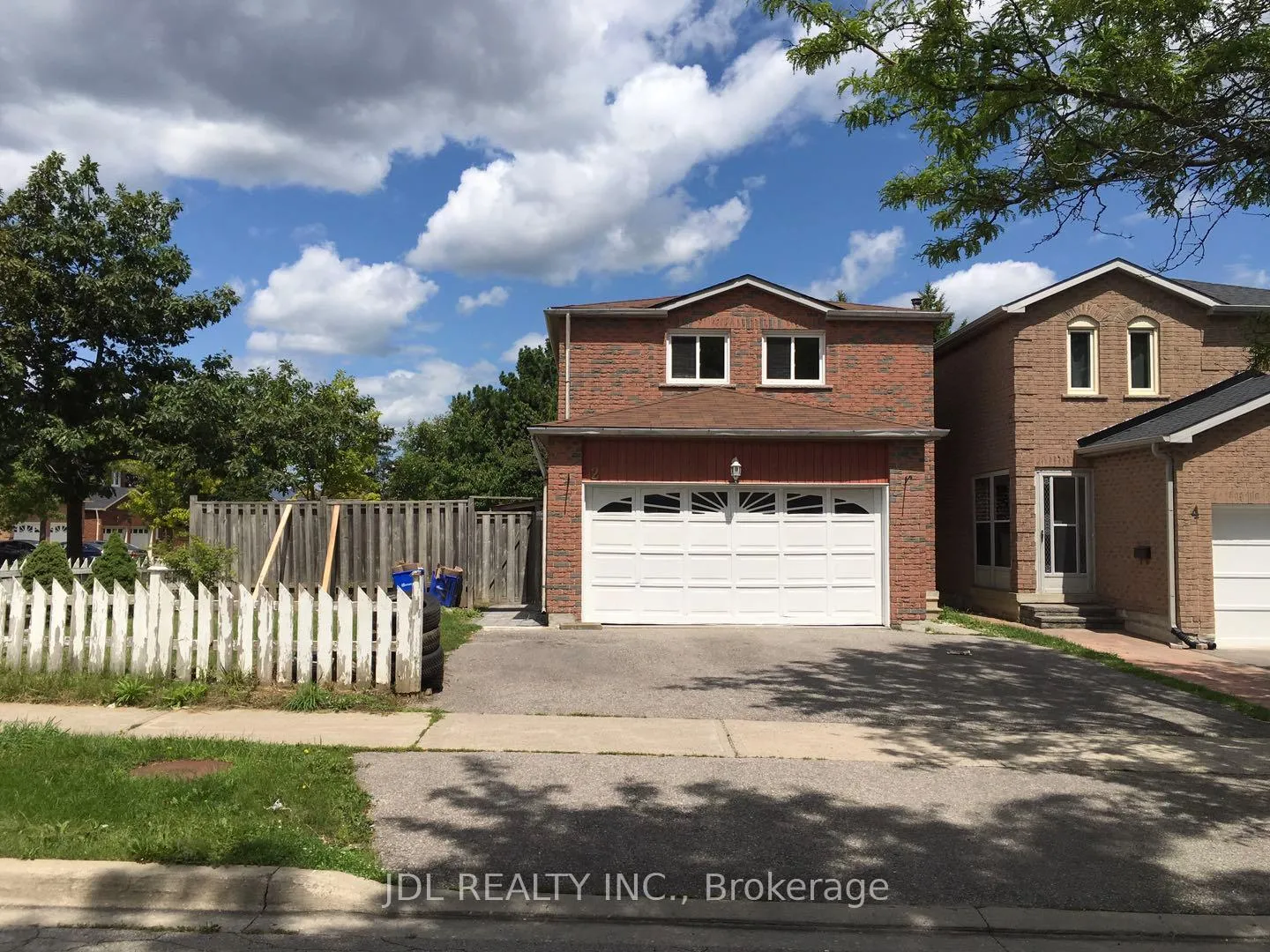 Photo 1 of 2 Laguna Crescent, Markham, Middlefield — HOMEH