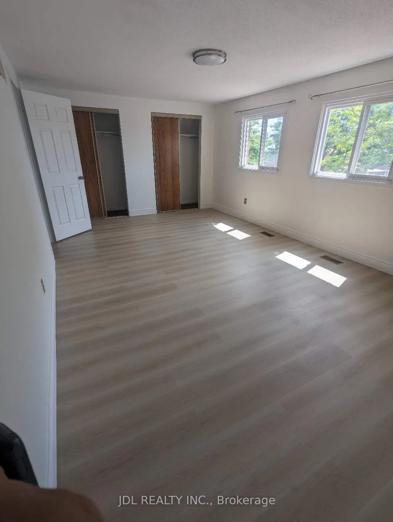 Photo 6 of 2 Laguna Crescent, Markham, Middlefield — HOMEH