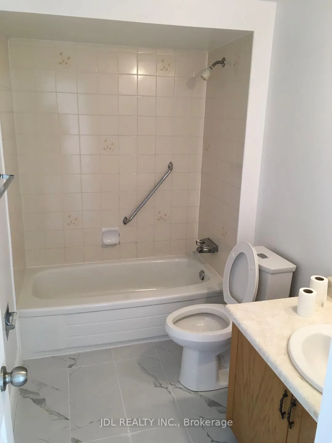 Photo 7 of 2 Laguna Crescent, Markham, Middlefield — HOMEH