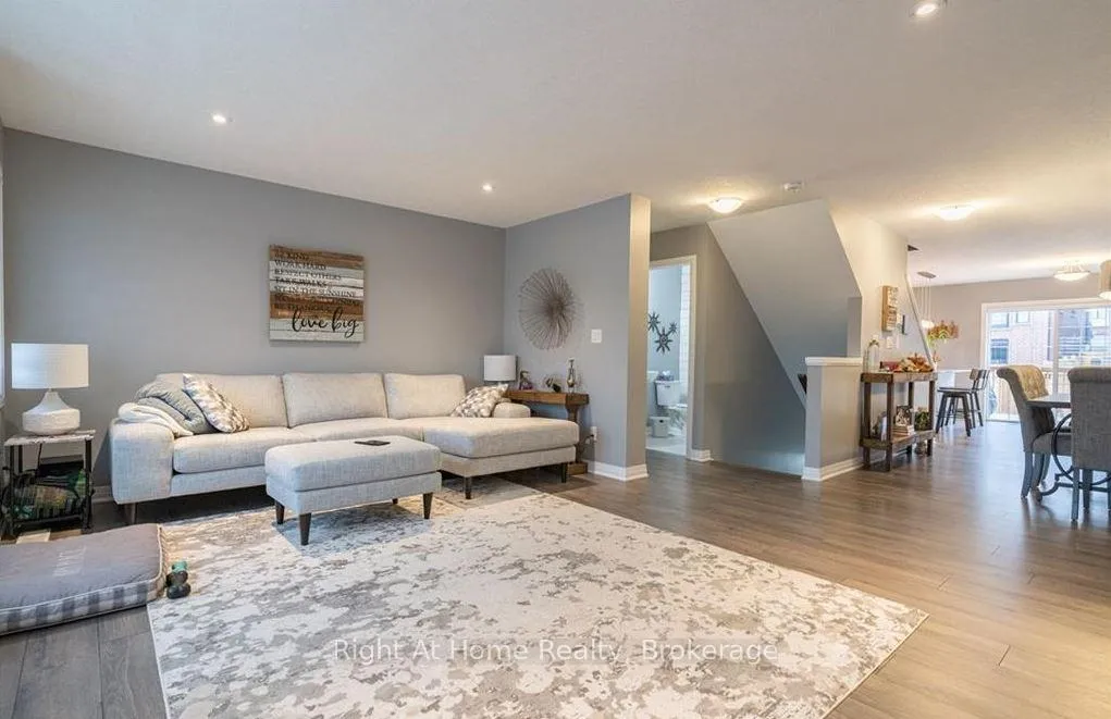 Photo 3 of 11 Ridgemount Street, Kitchener — HOMEH