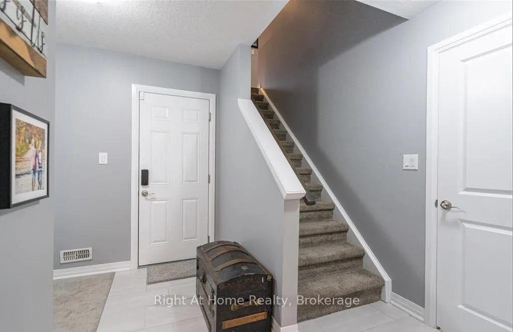 Photo 9 of 11 Ridgemount Street, Kitchener — HOMEH