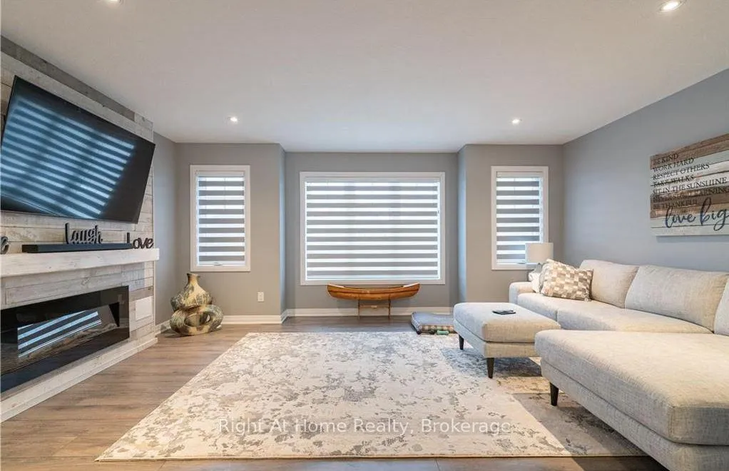 Photo 10 of 11 Ridgemount Street, Kitchener — HOMEH
