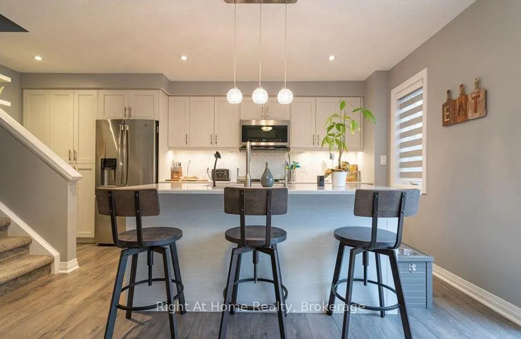Photo 14 of 11 Ridgemount Street, Kitchener — HOMEH