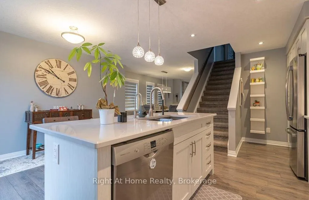 Photo 15 of 11 Ridgemount Street, Kitchener — HOMEH