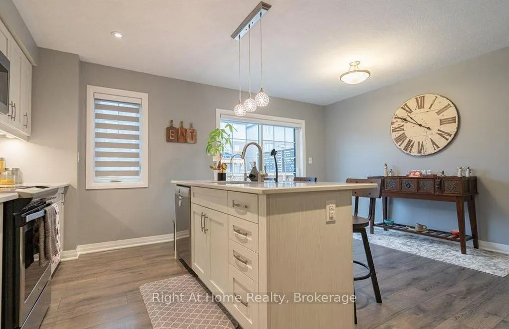 Photo 16 of 11 Ridgemount Street, Kitchener — HOMEH