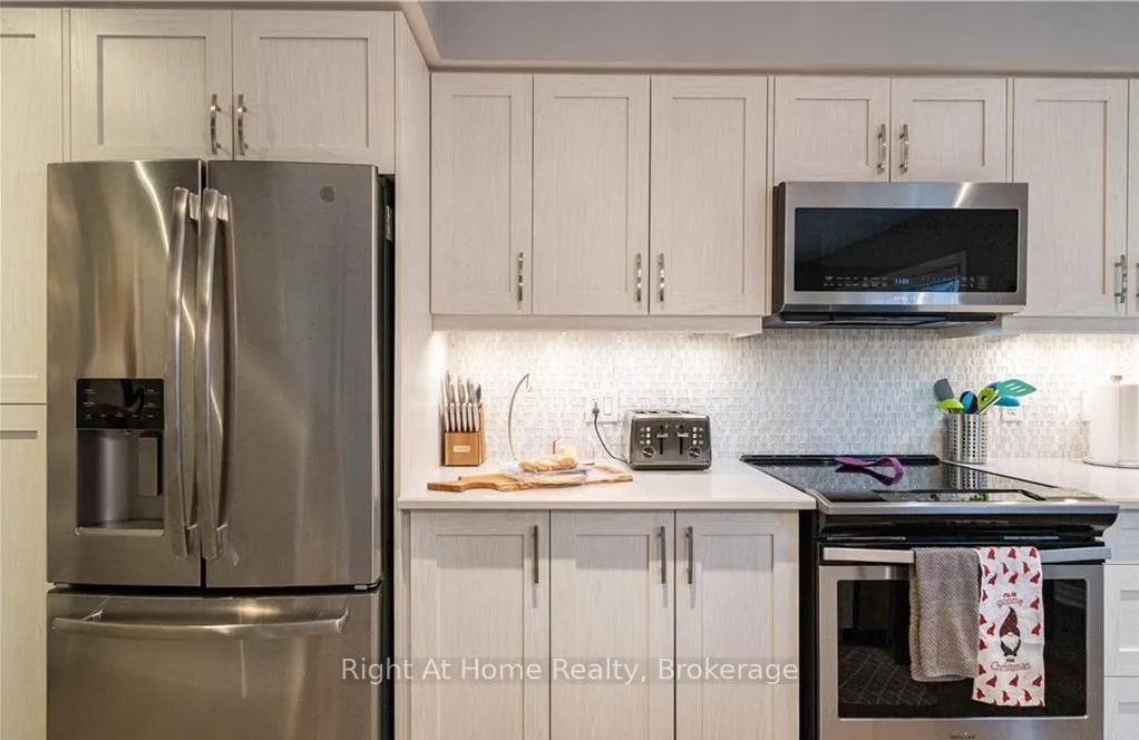 Photo 17 of 11 Ridgemount Street, Kitchener — HOMEH