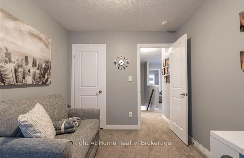 Photo 22 of 11 Ridgemount Street, Kitchener — HOMEH