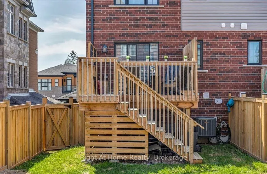 Photo 33 of 11 Ridgemount Street, Kitchener — HOMEH