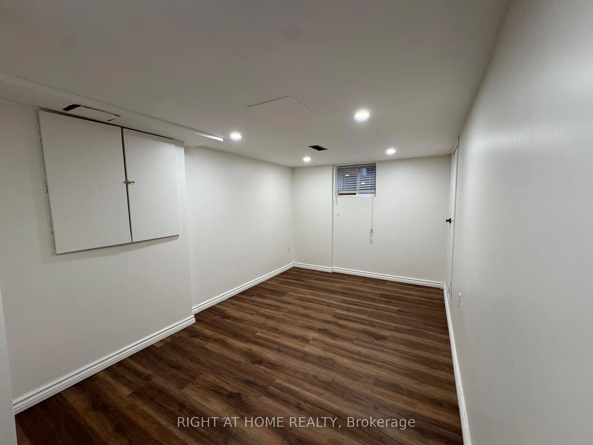 Photo 8 of 219 Steel Street, Barrie, Codrington — HOMEH