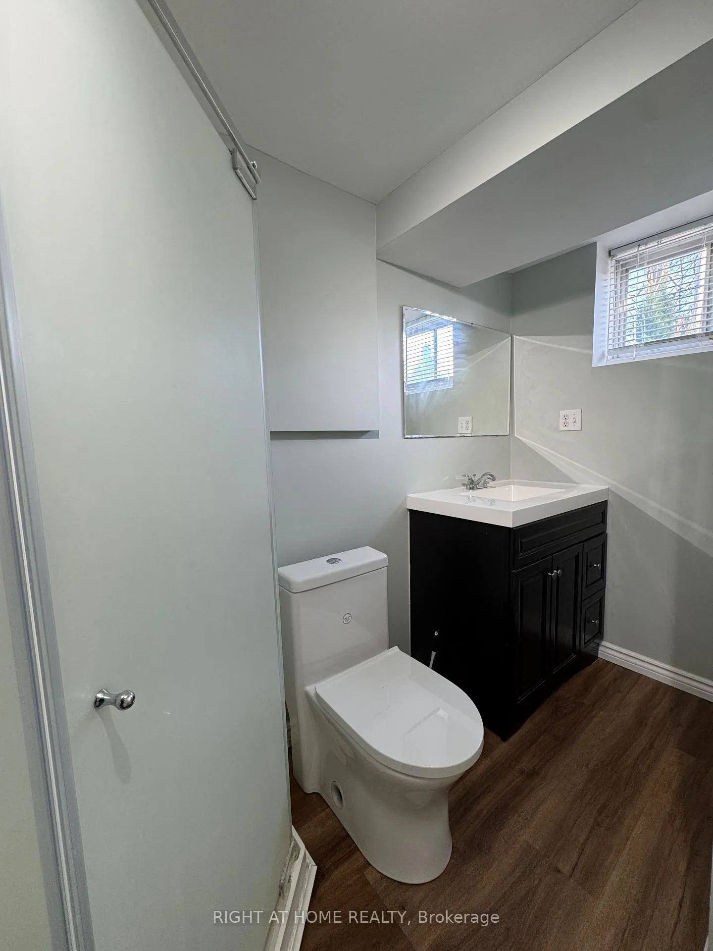 Photo 10 of 219 Steel Street, Barrie, Codrington — HOMEH