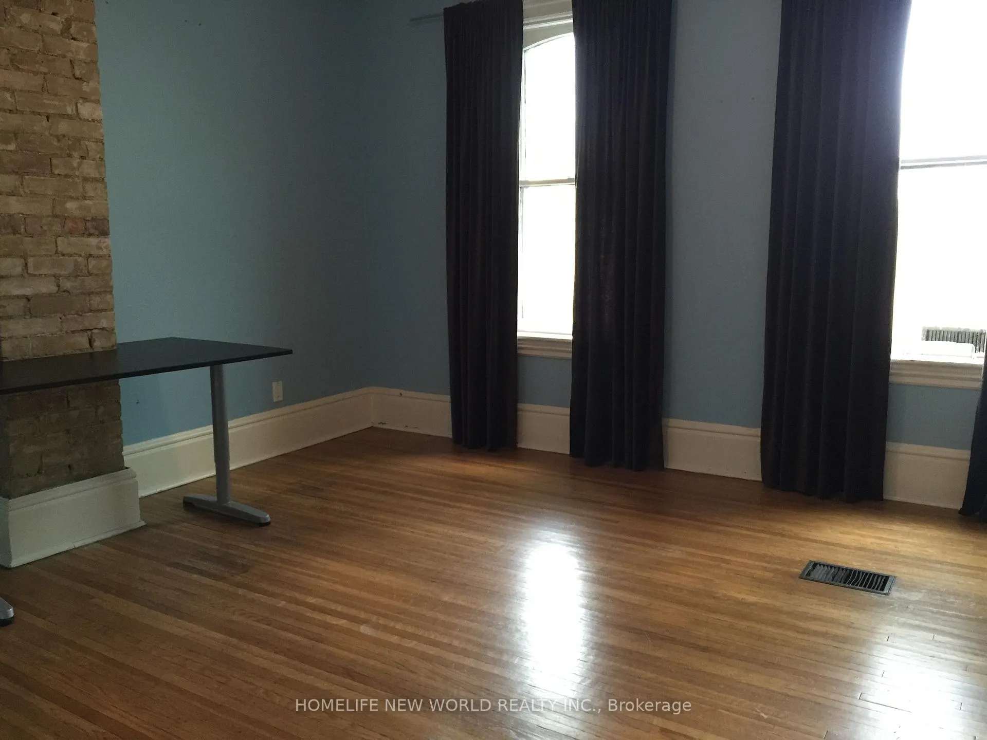 Photo 4 of 320 Robert Street, Toronto, University — HOMEH