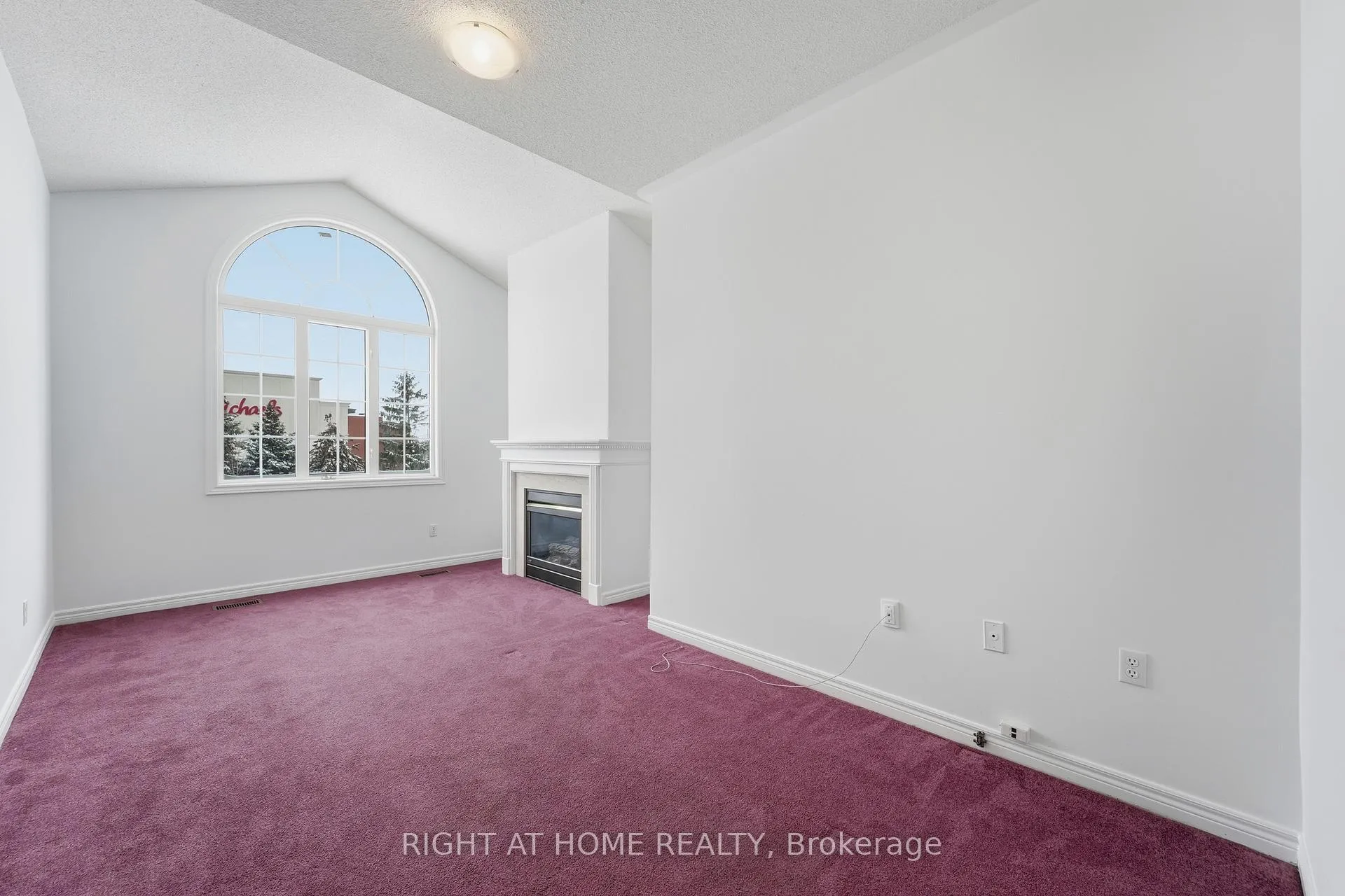 Photo 14 of 46 Fieldstone Drive, Vaughan, East Woodbridge — HOMEH