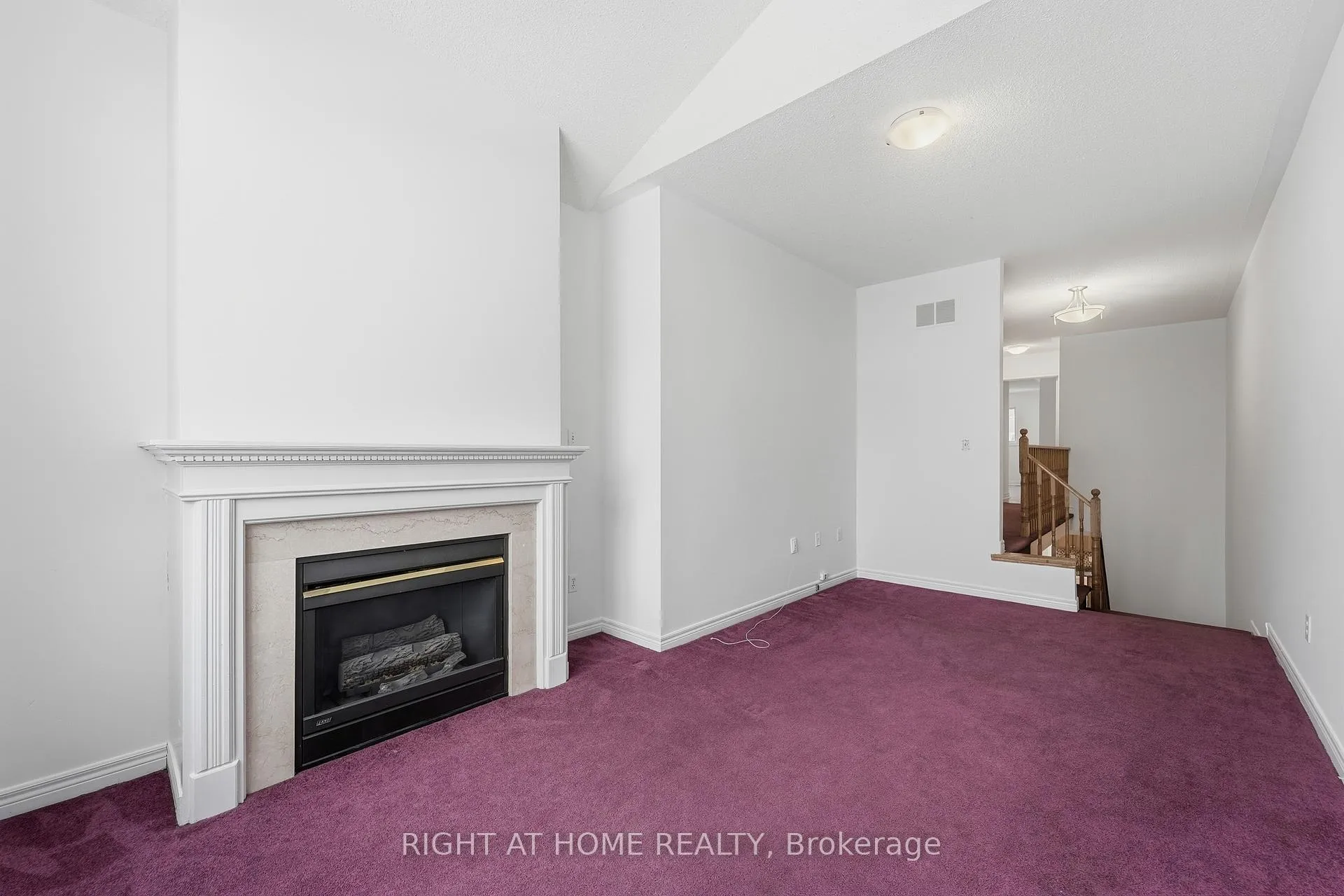 Photo 15 of 46 Fieldstone Drive, Vaughan, East Woodbridge — HOMEH
