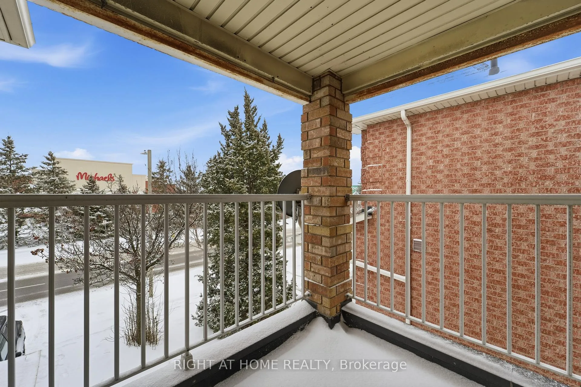Photo 18 of 46 Fieldstone Drive, Vaughan, East Woodbridge — HOMEH
