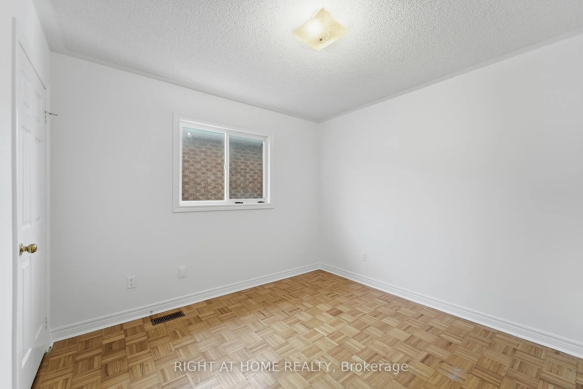 Photo 20 of 46 Fieldstone Drive, Vaughan, East Woodbridge — HOMEH