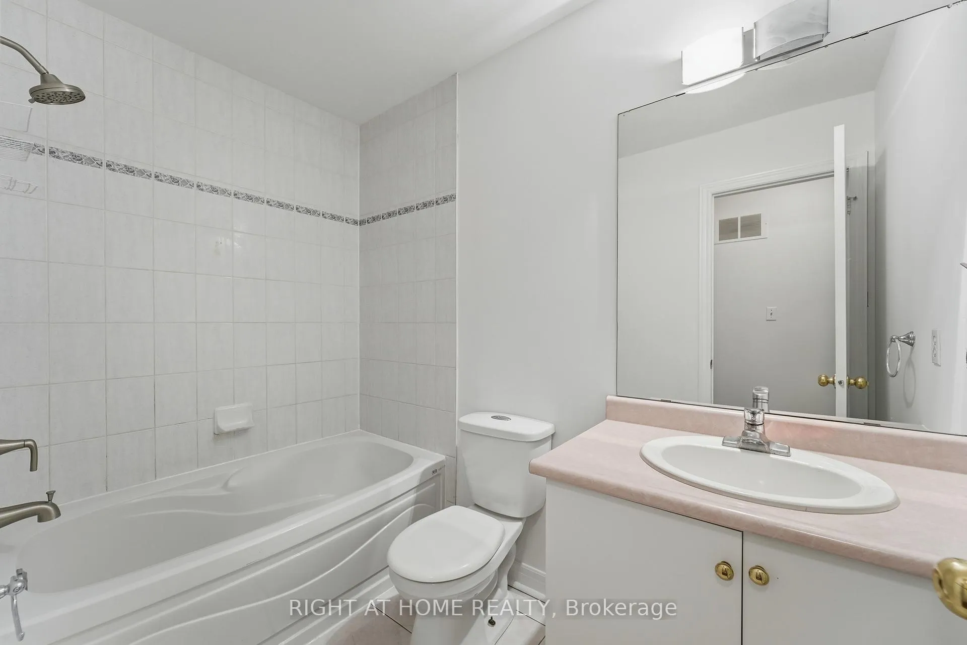 Photo 22 of 46 Fieldstone Drive, Vaughan, East Woodbridge — HOMEH