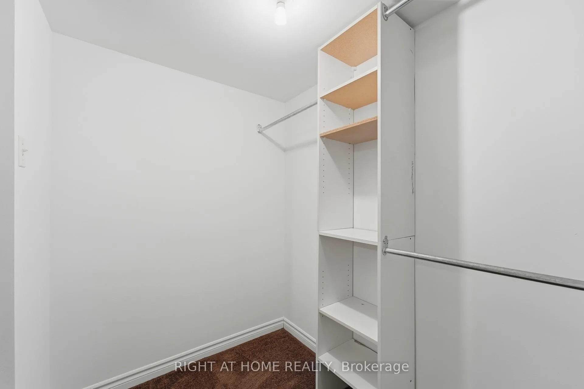 Photo 35 of 46 Fieldstone Drive, Vaughan, East Woodbridge — HOMEH