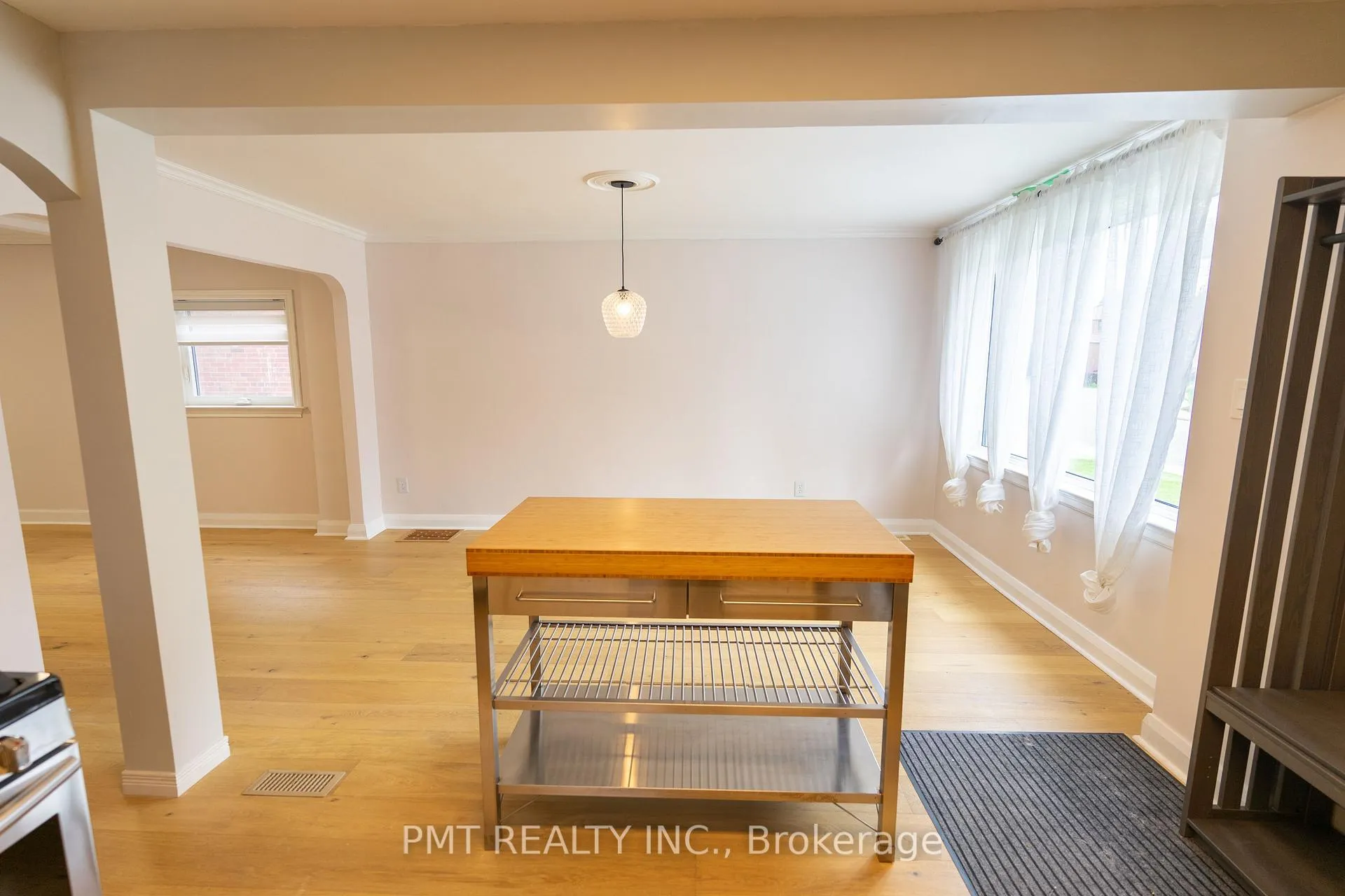 Photo 3 of 15 Dalecrest Drive, Toronto, O'Connor-Parkview — HOMEH