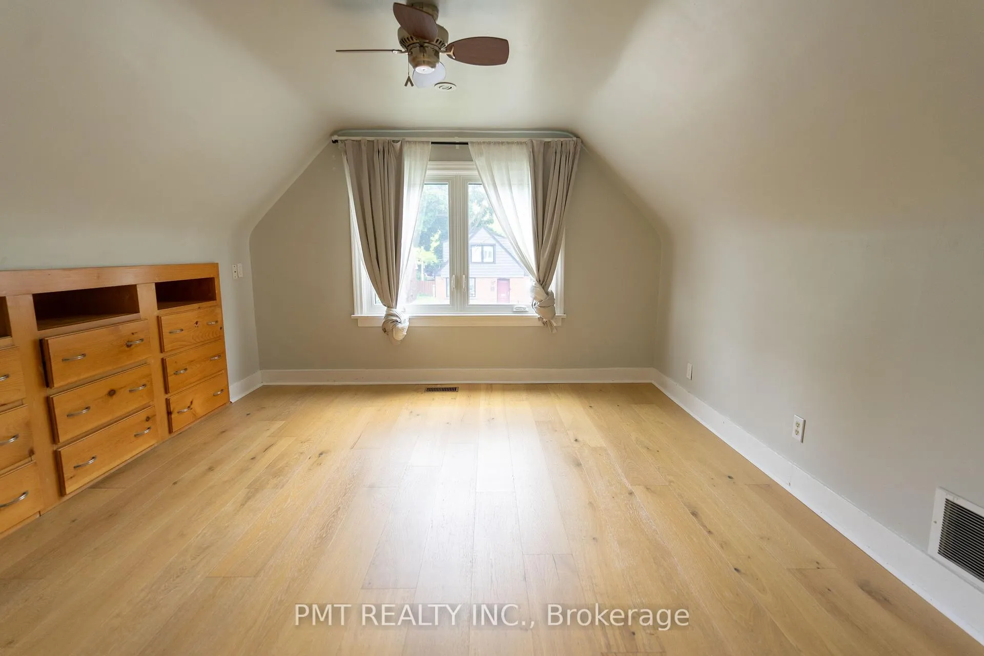 Photo 6 of 15 Dalecrest Drive, Toronto, O'Connor-Parkview — HOMEH