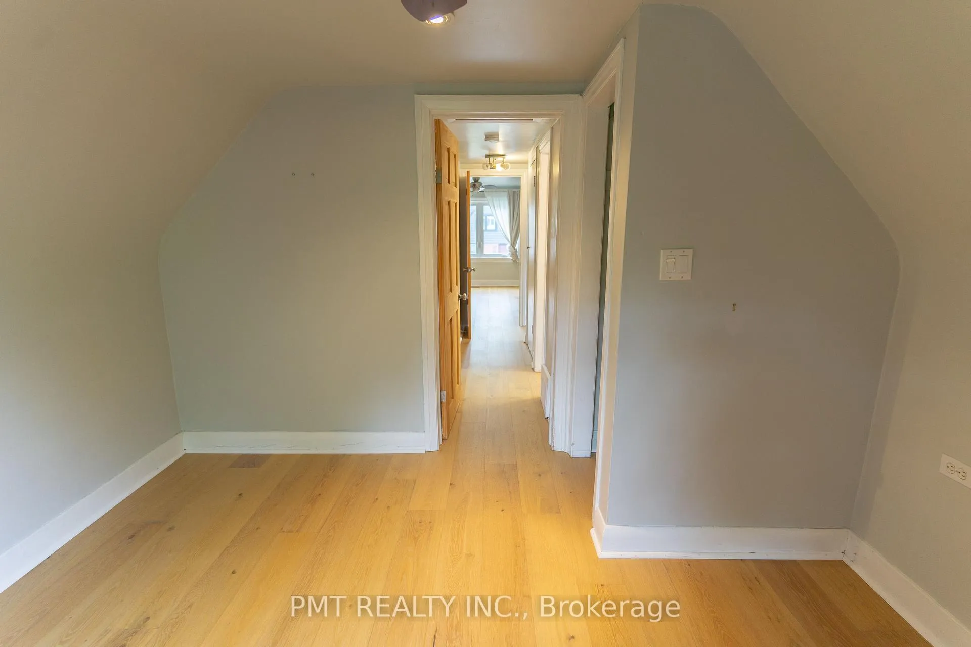 Photo 9 of 15 Dalecrest Drive, Toronto, O'Connor-Parkview — HOMEH