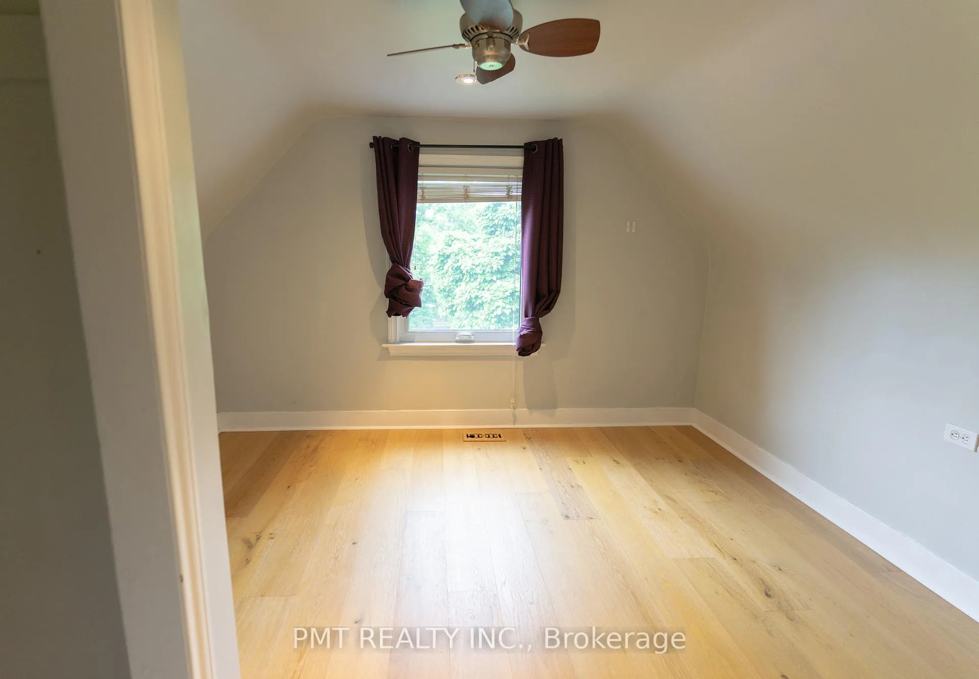 Photo 12 of 15 Dalecrest Drive, Toronto, O'Connor-Parkview — HOMEH