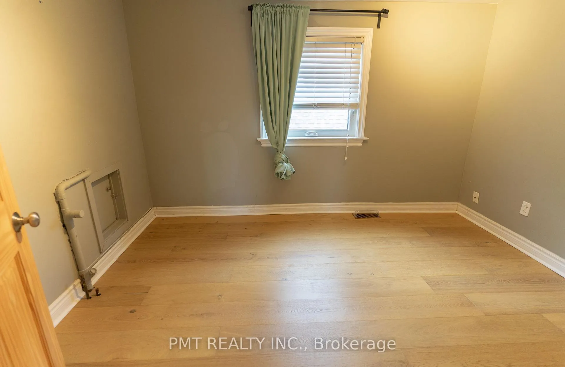 Photo 13 of 15 Dalecrest Drive, Toronto, O'Connor-Parkview — HOMEH