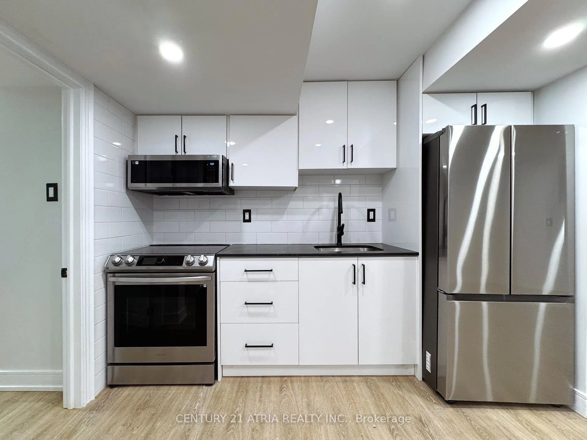 Photo 2 of Unit A, 580 Strouds Lane, Pickering, Amberlea — HOMEH