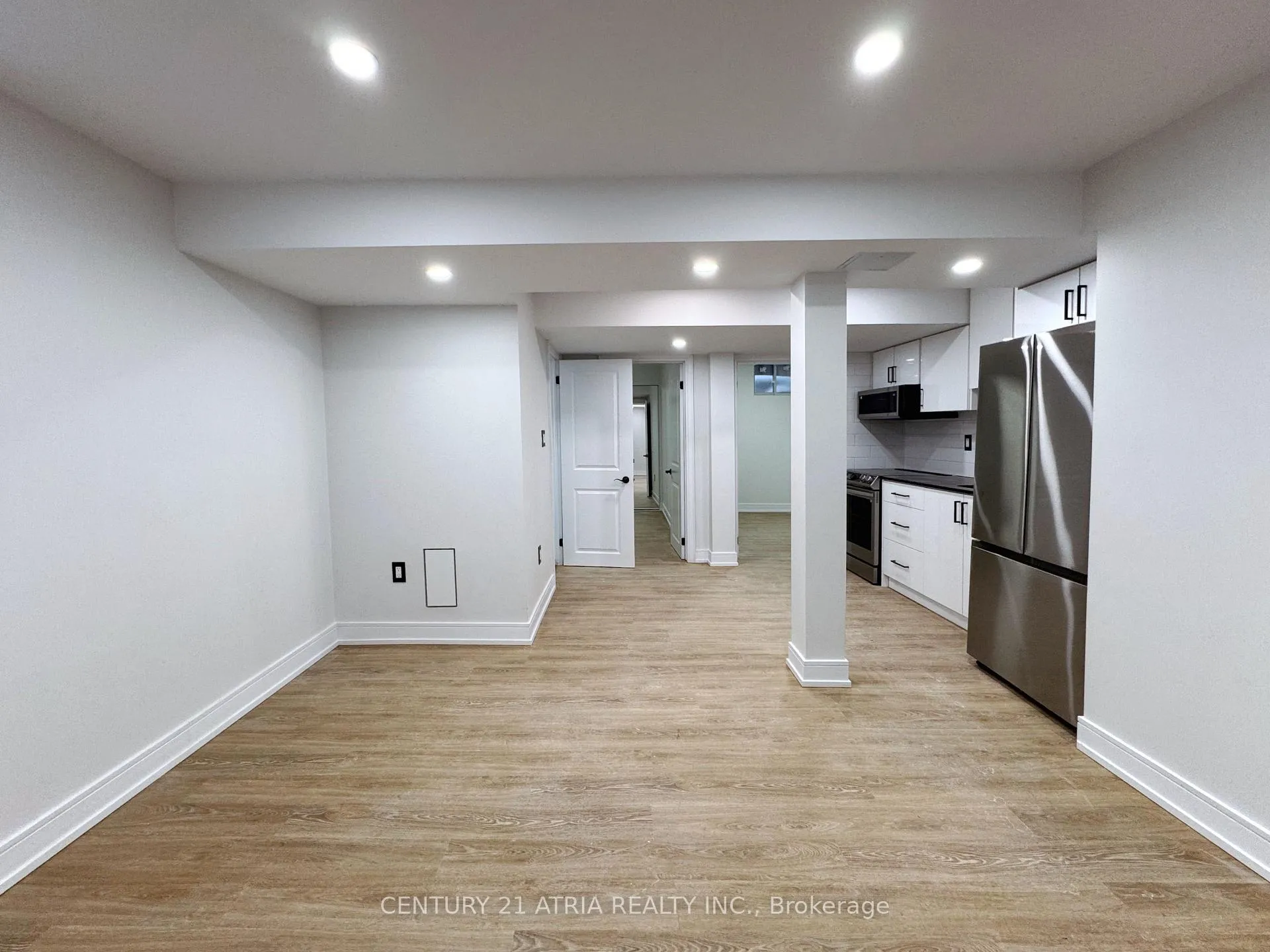 Photo 3 of Unit A, 580 Strouds Lane, Pickering, Amberlea — HOMEH