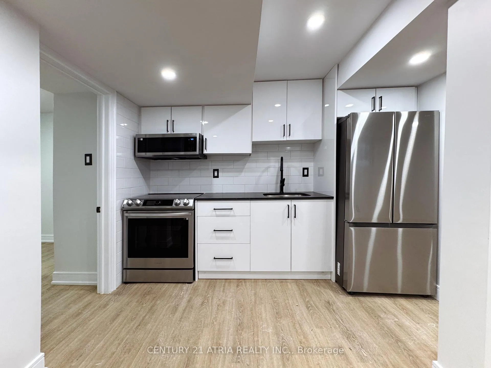 Photo 4 of Unit A, 580 Strouds Lane, Pickering, Amberlea — HOMEH