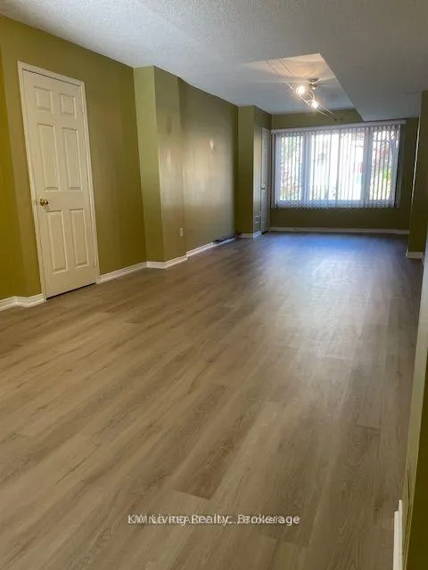 Photo 3 of 123 Galleria Parkway, Markham, Commerce Valley — HOMEH