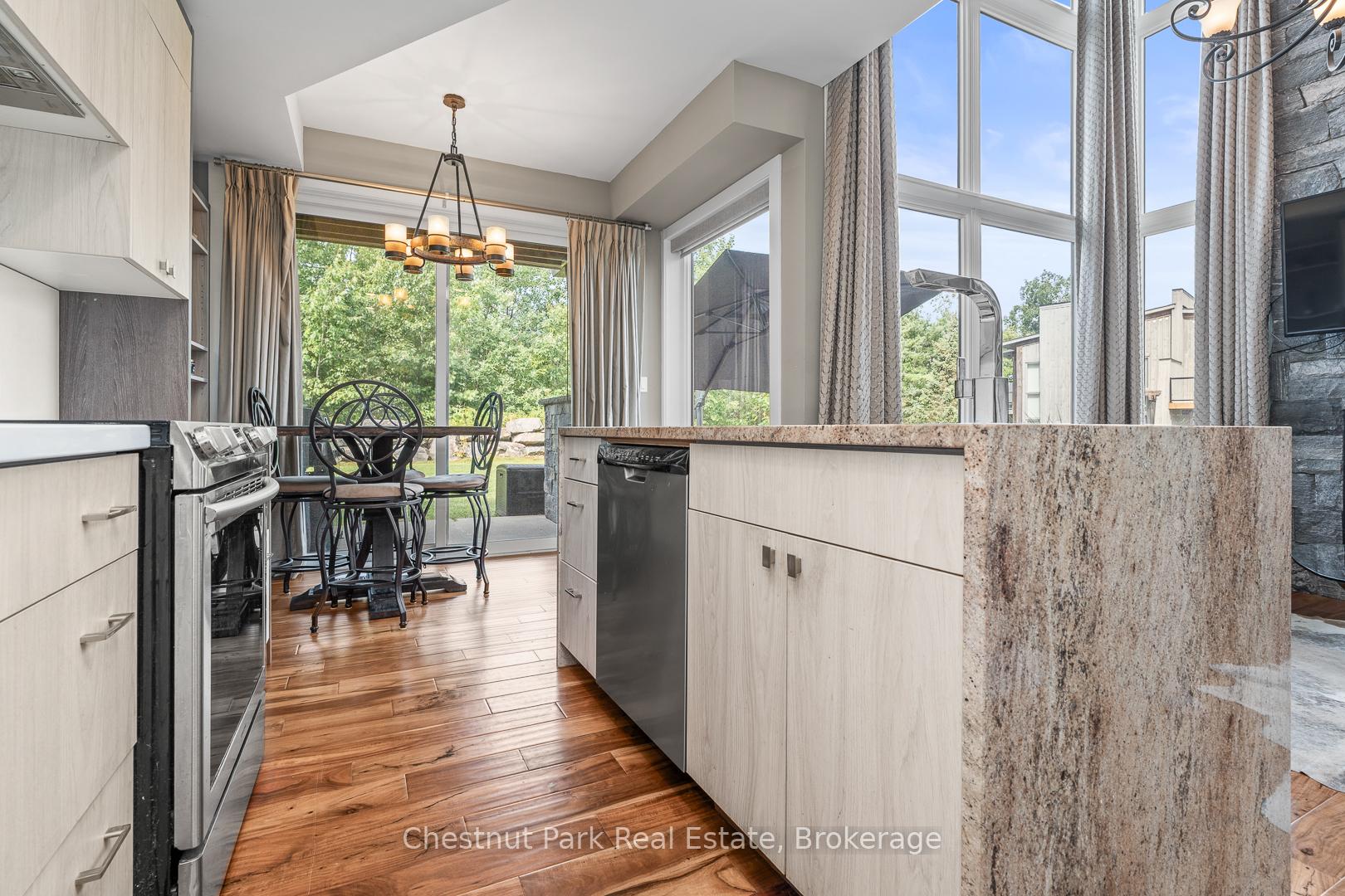 Photo 11 of 34 Carrick Trail, Gravenhurst, Muskoka (S) — HOMEH