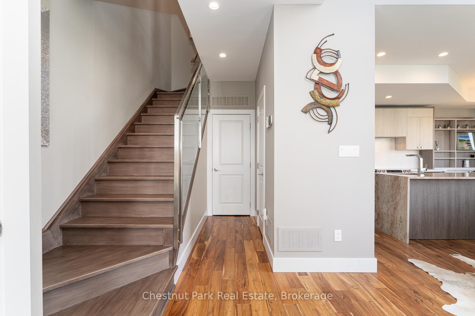 Photo 17 of 34 Carrick Trail, Gravenhurst, Muskoka (S) — HOMEH