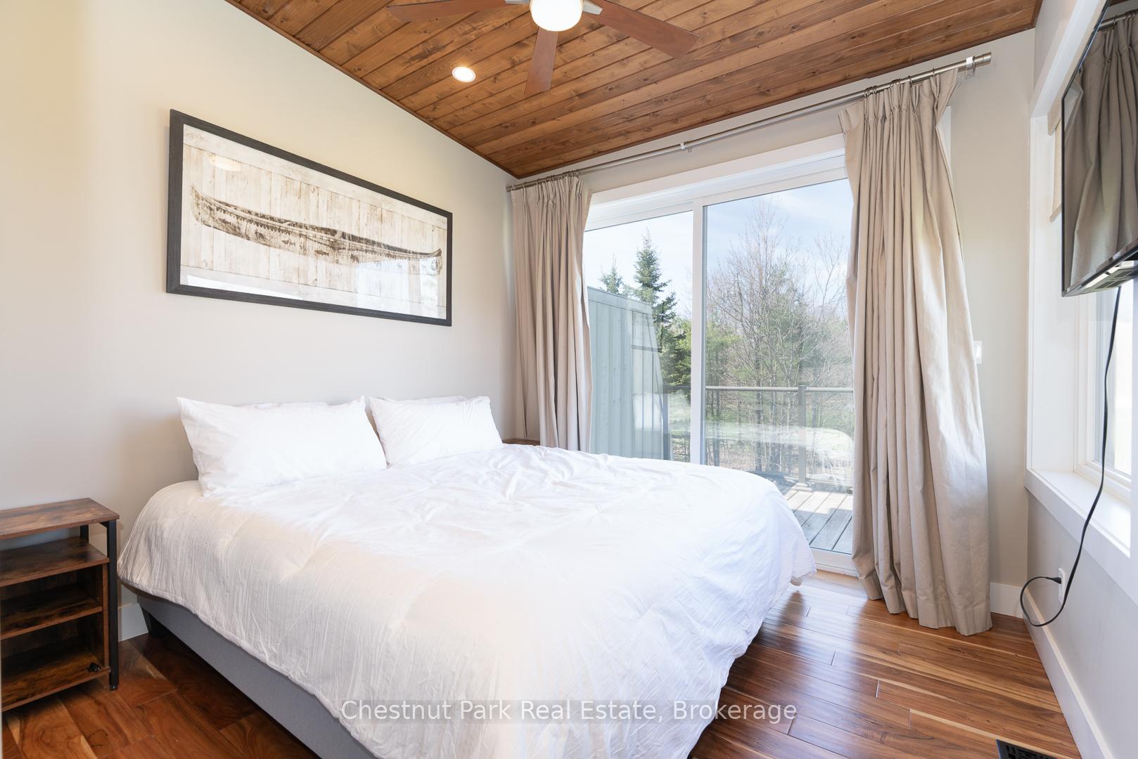 Photo 22 of 34 Carrick Trail, Gravenhurst, Muskoka (S) — HOMEH