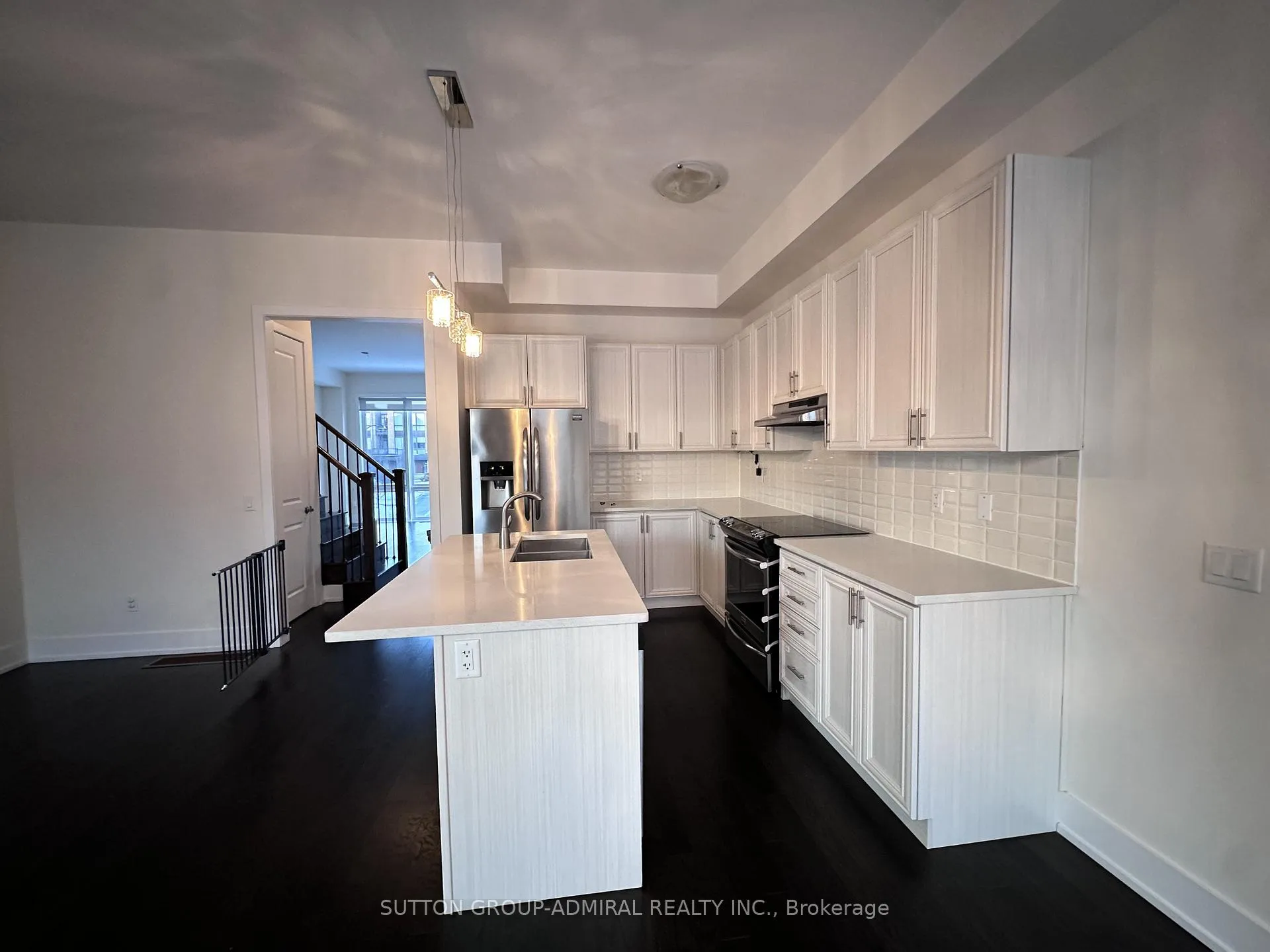 Photo 3 of 14 Allerton Road, Vaughan, Patterson — HOMEH