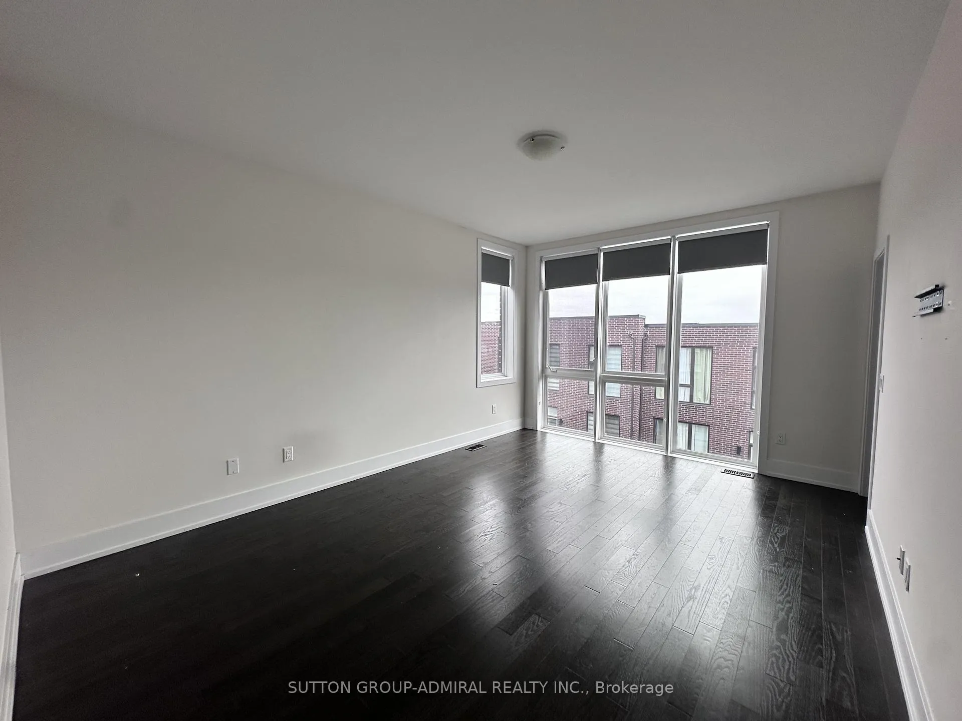 Photo 11 of 14 Allerton Road, Vaughan, Patterson — HOMEH